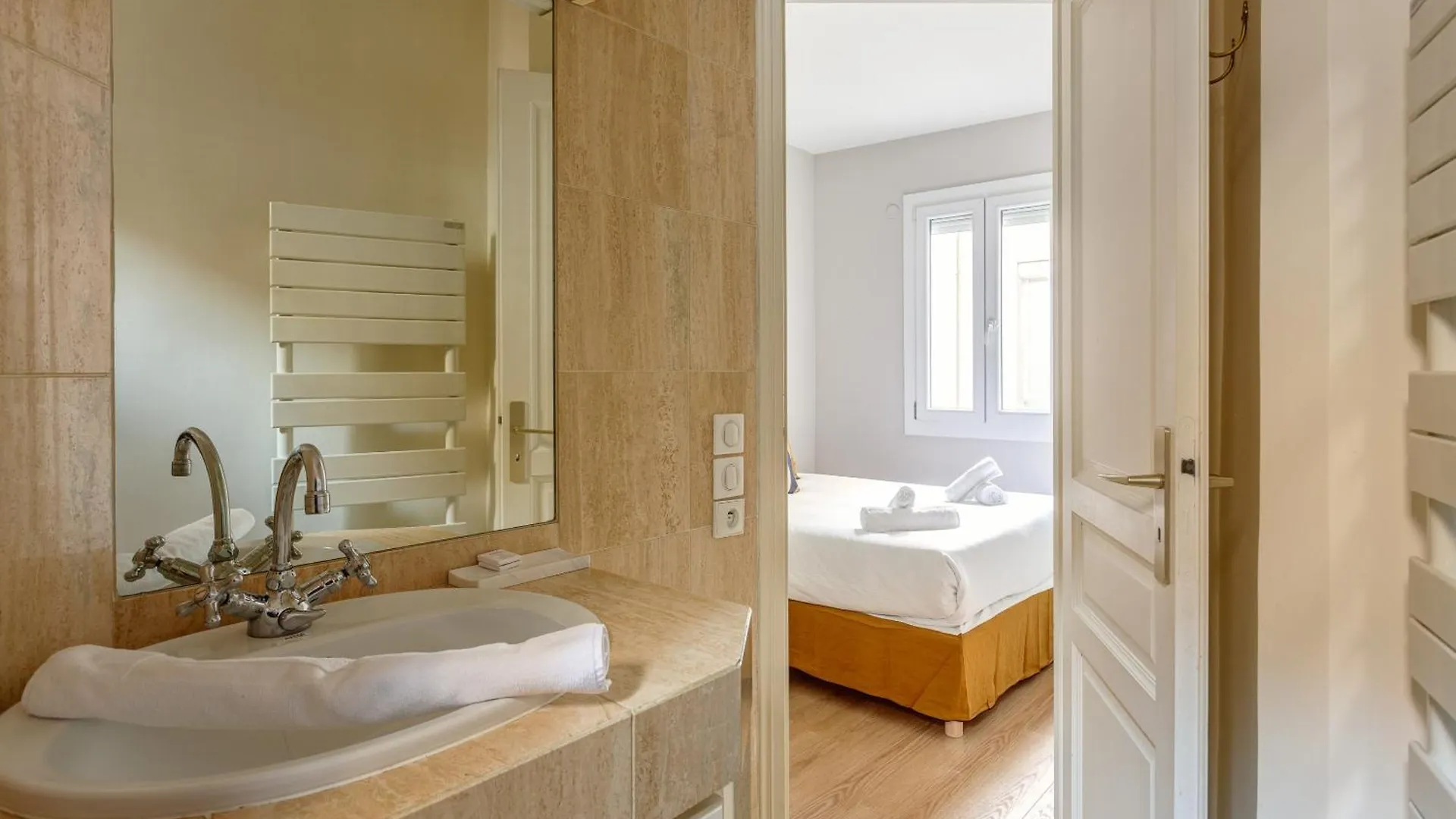 Apartament The Maubourg Eiffel Tower *